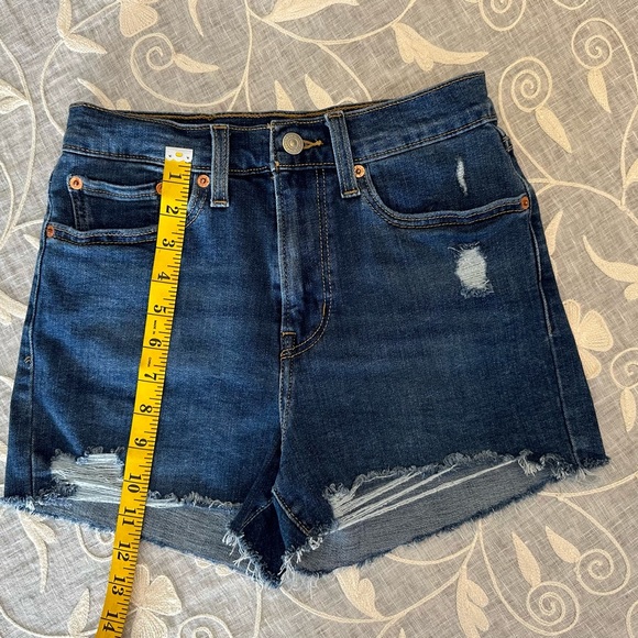 Levi’s Distressed High Rise Shorts - Picture 4 of 11